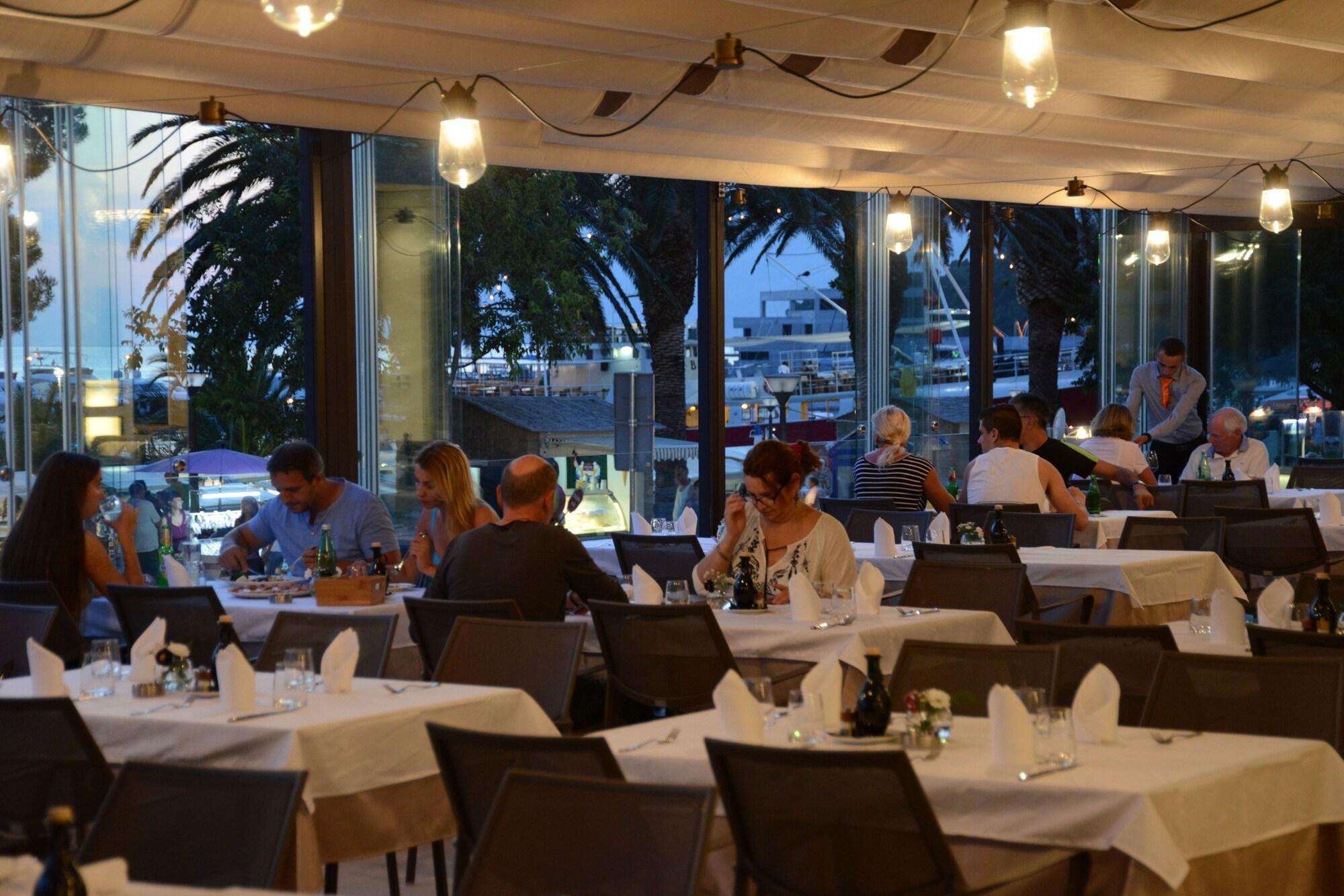 Grand Hotel Slavia - Adults Only Baska Voda Luaran gambar